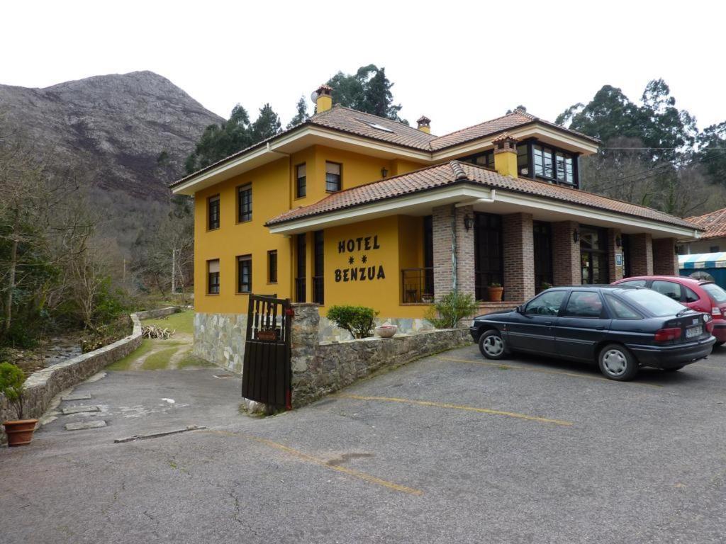 Hotel Benzua Villanueva de Ardisana Exterior photo