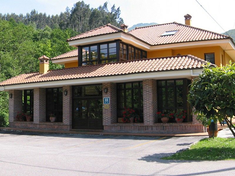 Hotel Benzua Villanueva de Ardisana Exterior photo